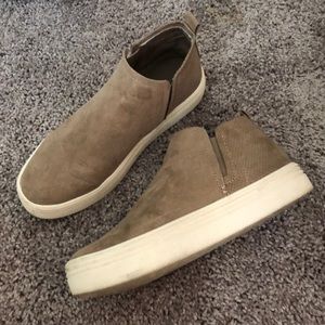 Universal Thread sneakers